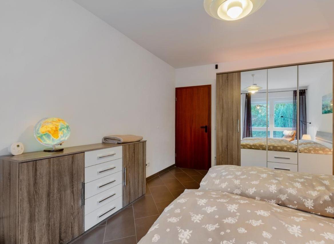 Modernes Apartment In Schoener Lage Düsseldorf Esterno foto